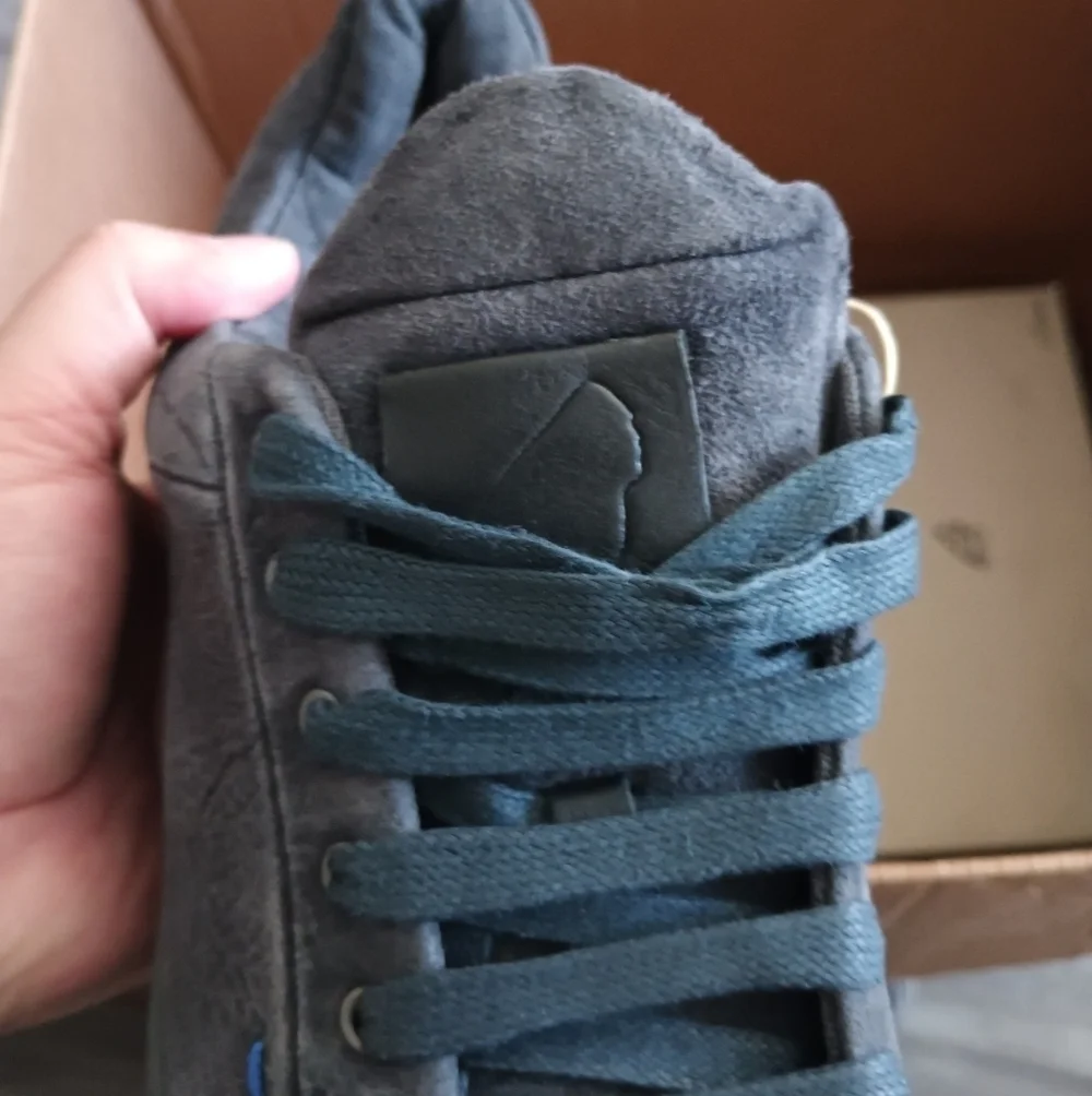 - Satorisan Men's Somerville Winter Smoke Sneakers. Size 42  US (8.5 Men)